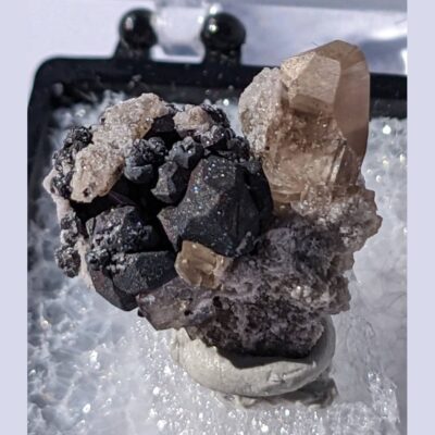 (TMMLS131) Garnet & Topaz, Searle Canyon Mine, Juab Co., Utah (garnettopaz03)
