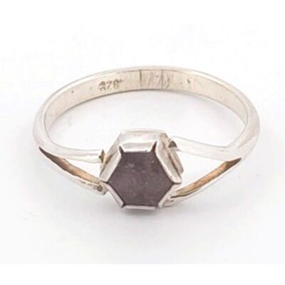 (TMMLS046)  Red Beryl and Sterling Silver Ring Size 9.5 - Thomas Range Utah (ls01ring05)